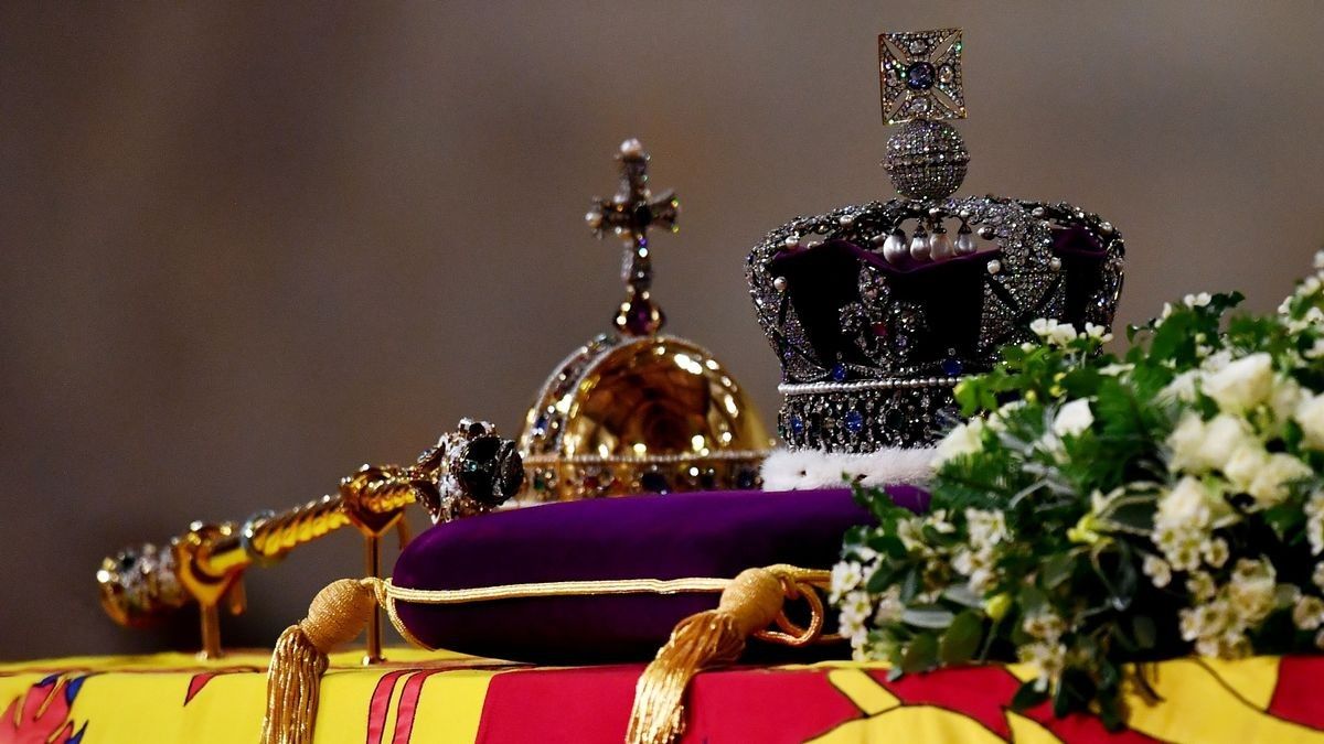 2022/09/0_Queen-Elizabeth-II-lying-in-state-Westminster-Hall-London-UK-15-Sep-2022-1.jpg