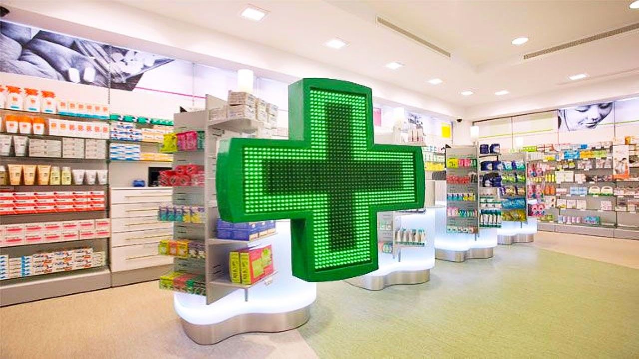 2022/10/interno-farmacia.jpg