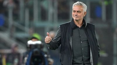 2022/12/mourinho-2.jpg