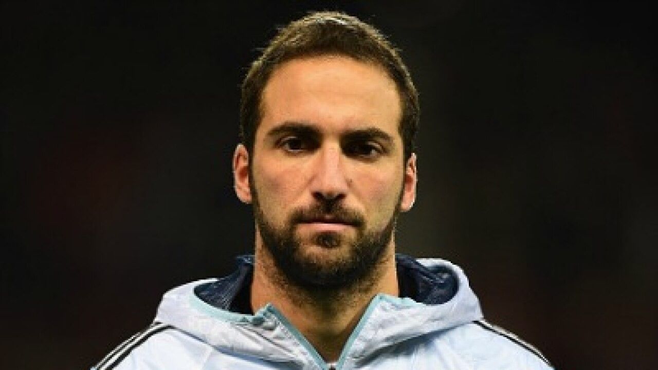 2023/03/higuain.jpg