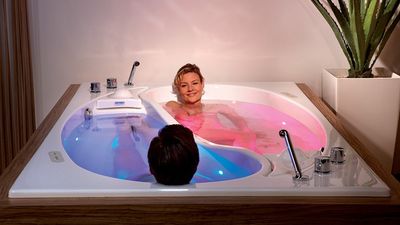 2023/04/Yin-Yang-tub-2-IIHIH.jpg