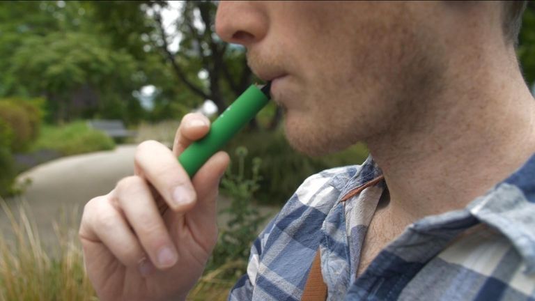 2023/04/skynews-vape-vaping_6115850.jpg