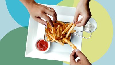 2023/06/why-fries-taste-better-at-a-restaurant-fec4d1a794544e69a0d5f12d63597f93.jpg