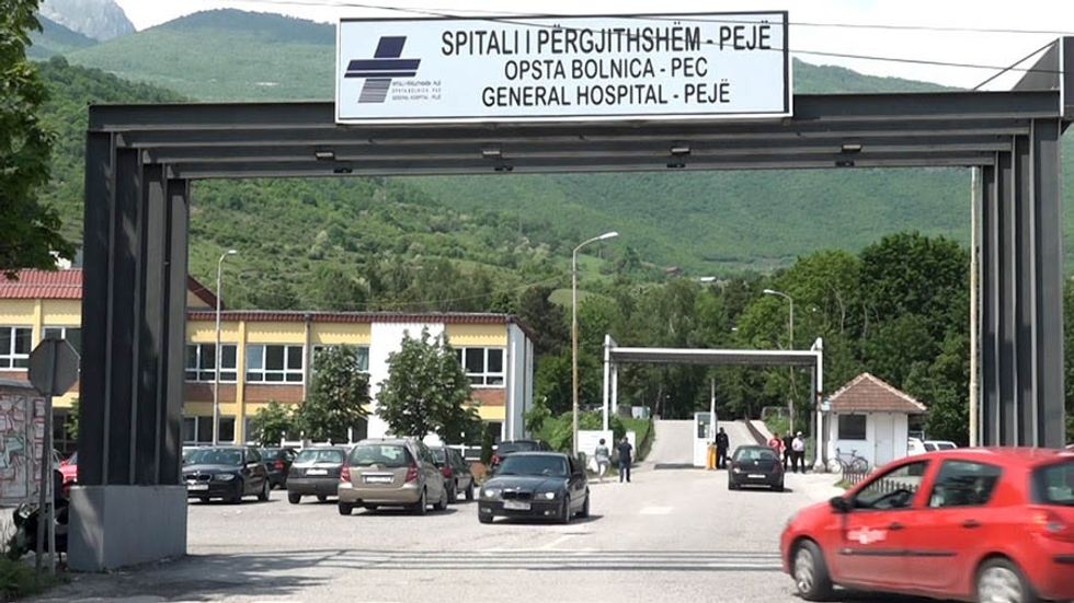 Vdes foshnja njëvjeçare, Spitali i Pejës del me njoftim