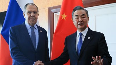 2023/08/Wang-Yi-lavrov.jpg