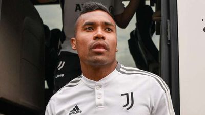 2023/09/sandro-1.jpg