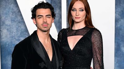 2023/09/joe-jonas-sophie-turner-090523-1-758f2d9c5aad4a55866dc9a4f9784ce8-e1695813502964.jpg