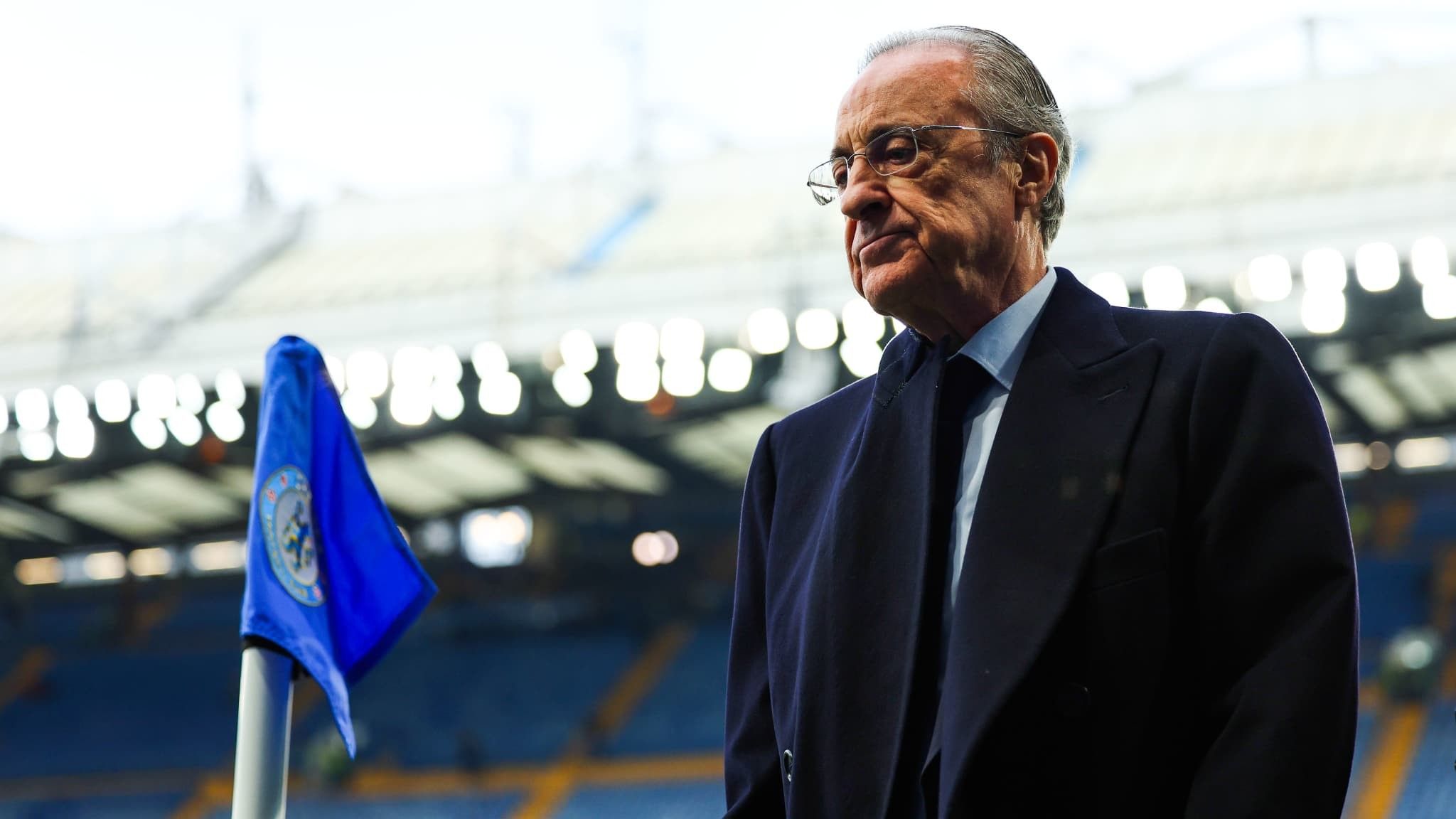 2023/10/Florentino-Perez-lors-du-quart-de-finale-aller-de-la-Ligue-des-champions-entre-Chelsea-et-le-Real-Madrid-0-2-le-18-avril-2023-a-Stamford-Bridge-1718967.jpg