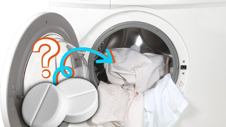 2023/12/putting-aspirin-in-washing-machine-to-w.jpg