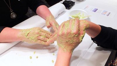 2024/01/avocado-beauty-treatments_avocados-from-mexico_avocado-hand.jpg
