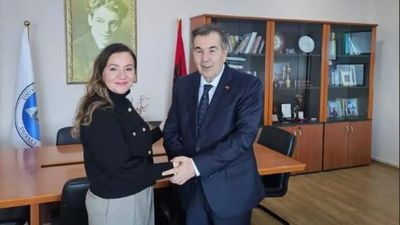 2024/01/obraz-alb-mak.jpg
