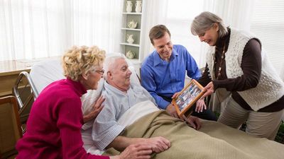 2024/01/family-members-at-hospice_edited.jpg