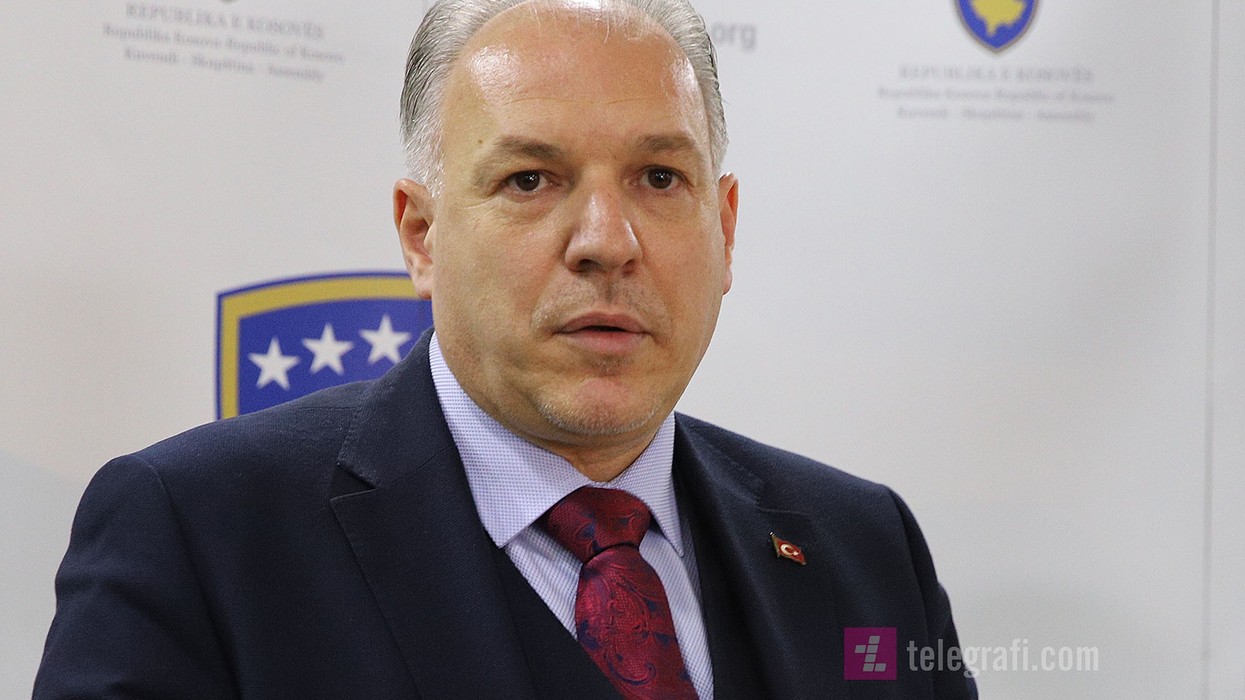 Me minus 68 vota, rinumërimi i deritanishëm e lë jashtë Kuvendit Fikrim Damkën