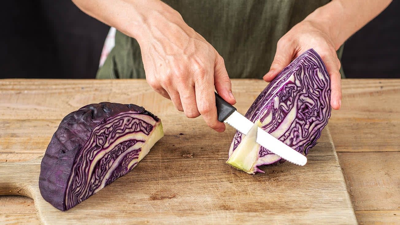 2024/10/how-to-cut-red-cabbage-1695850066.jpg