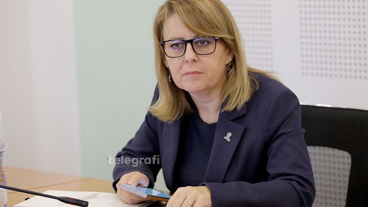 Qeveria në detyrë ndau 2 milionë euro për “linjat e fluturimit”, Bajrami: Po tentohet të blihet vota Qeveria në detyrë ndau 2 milionë euro për “linjat e fluturimit”, Bajrami: Po tentohet të blihet vota