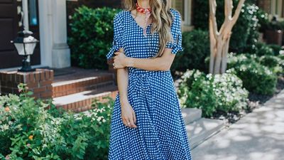 2020/08/gingham-dress-and-red-bandana-scarf-e1598617384512.jpeg