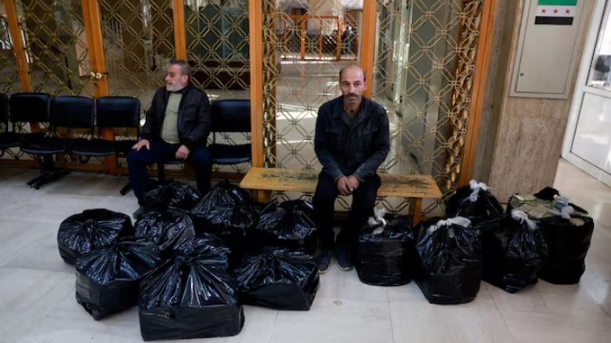 Qeveria e re siriane njoftoi një rritje prej 400 për qind të pagave në sektorin publik