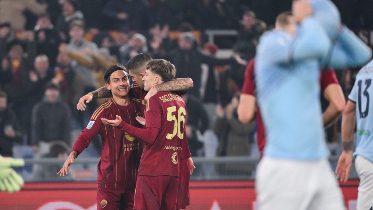 Romës i mjafton zjarri i pjesës së parë për të fituar derbin e tensionuar ndaj Lazios