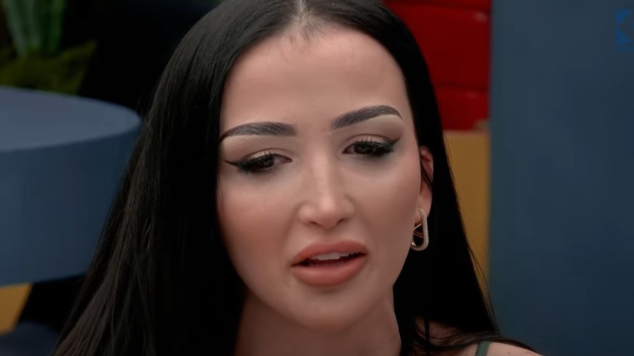 "Më mungon kur fle dhe kur zgjohem", Xheneta shpërthen në lot pas largimit të Gjestit