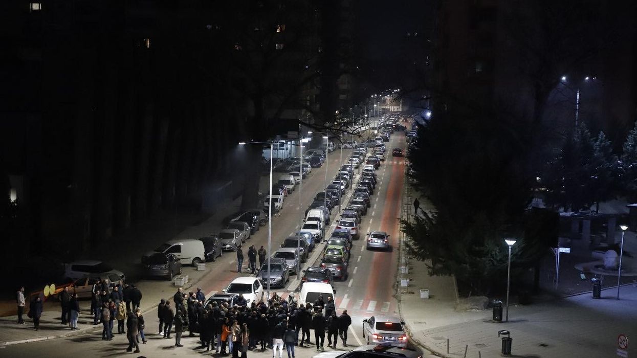 Ndizen dritat tek rruga "Lah Nimani" në Mitrovicë