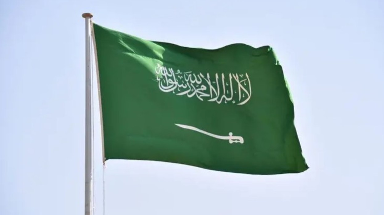 Arabia Saudite lejon të huajt të investojnë në kompani me prona në Mekë dhe Medinë