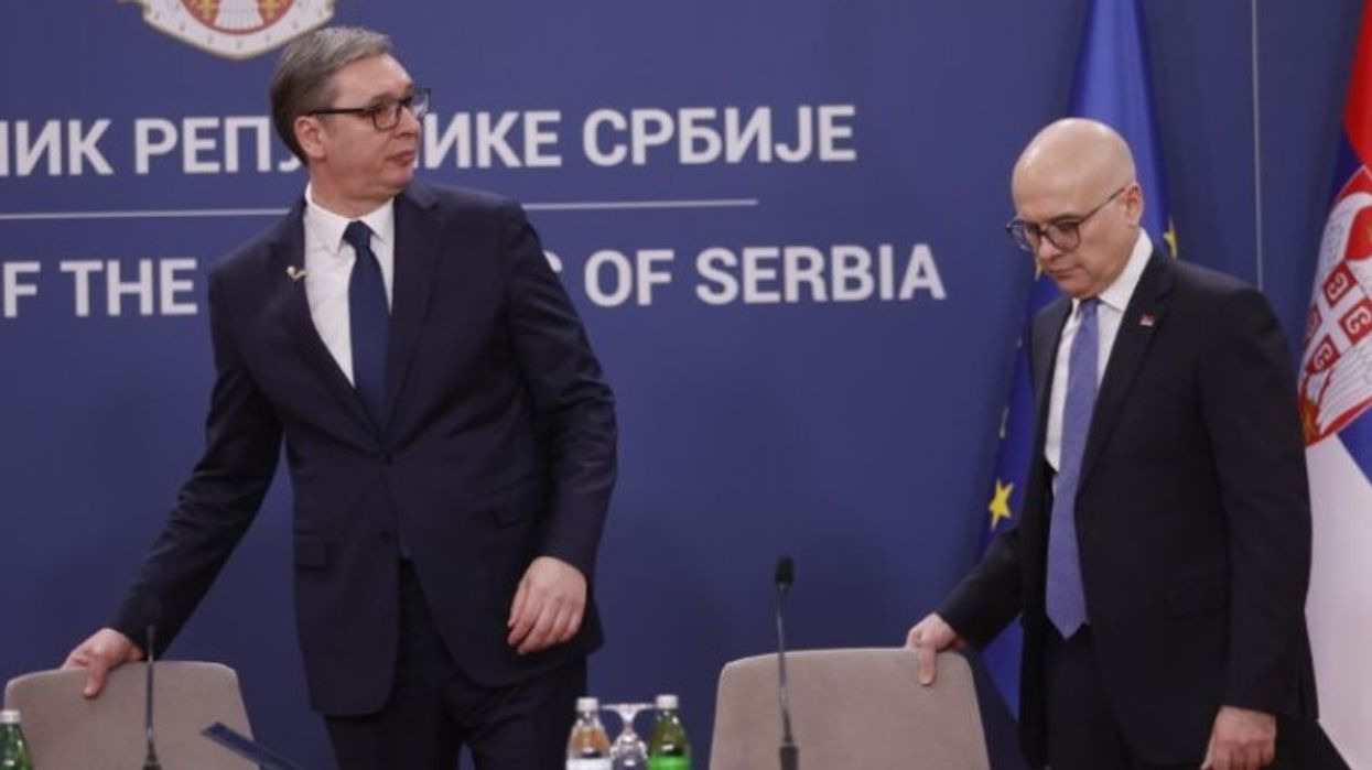 New York Times për protestat në Serbi: Vuçiq "sakrifikoi" kryeministrin në përpjekje për t’i qetësuar protestuesit