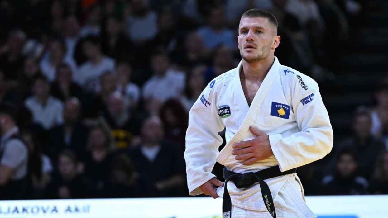 Akil Gjakova e fiton me ‘Ippon’ luftën e parë në Grand Slamin e Parisit