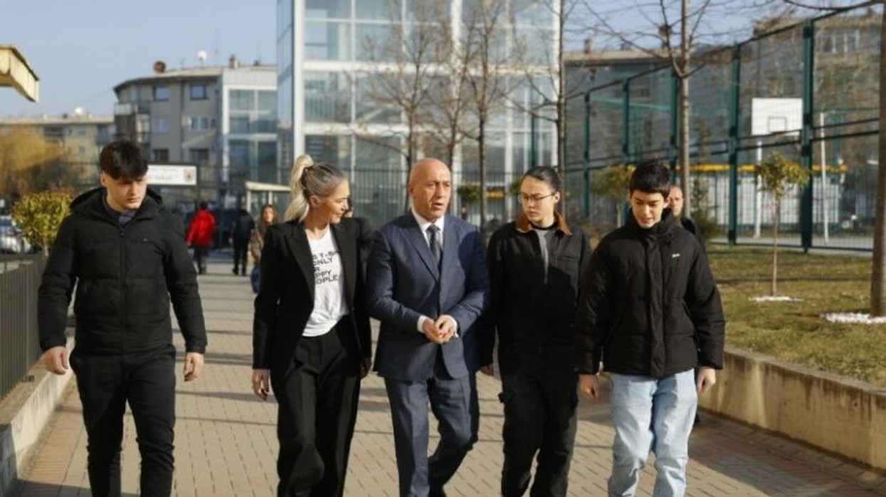 Voton Ramush Haradinaj - për herë të parë votojnë edhe dy fëmijët e tij