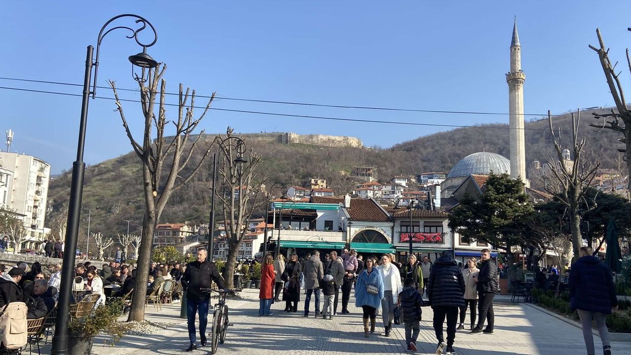 Atmosferë pozitive në qendrën e Prizrenit teksa procesi zgjedhor vijon i qetë