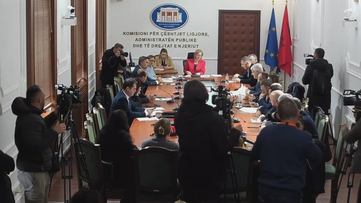 Nën hetim nga SPAK, opozita kërkon largimin e Klotilda Bushkës nga drejtimi i komisionit të ligjeve