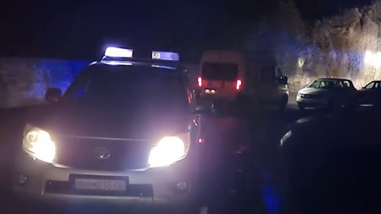 Dy të lënduar rëndë në një aksident në rrugën Prizren-Suharekë