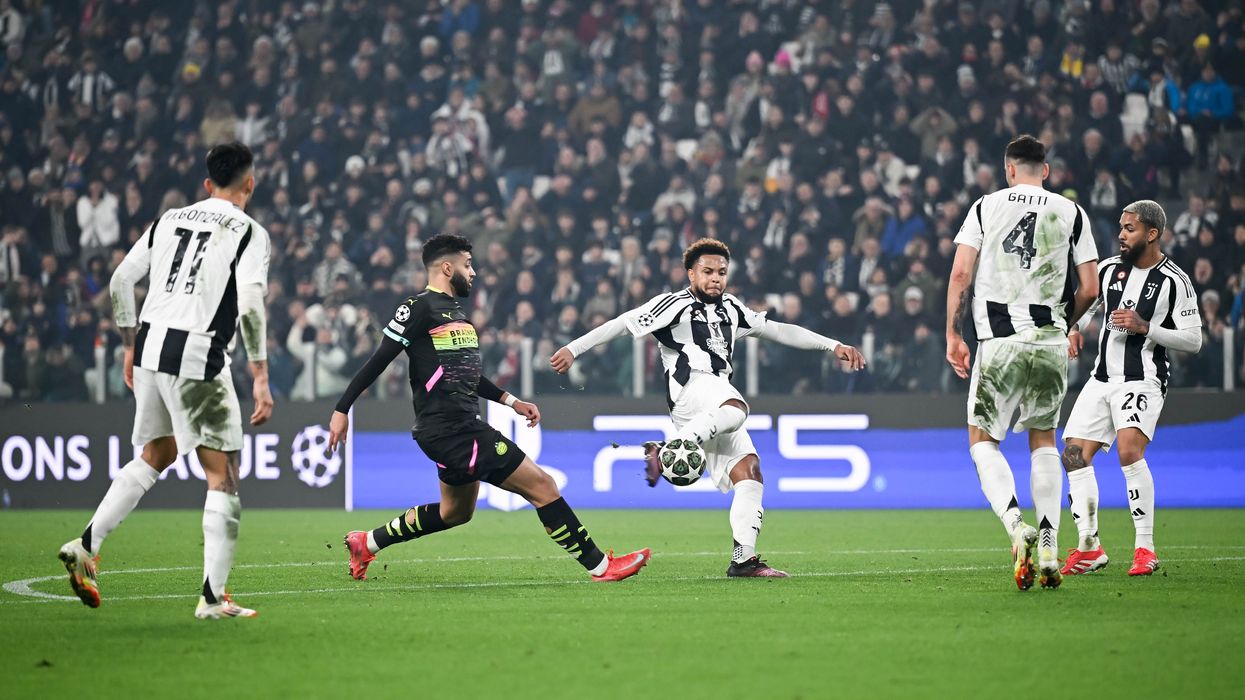 Juventusi e mbyll pjesën e parë në epërsi ndaj PSV-së me një super gol