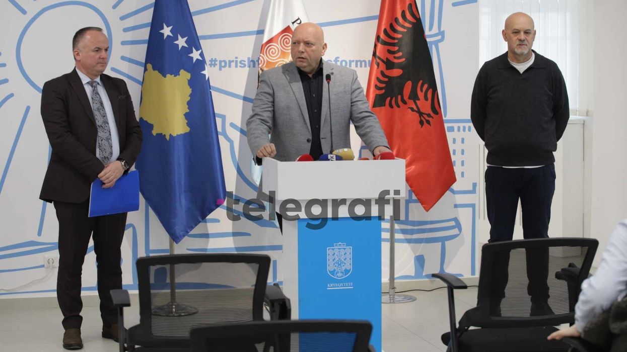 Vazhdon gjendja emergjente me mbeturina, Komuna e Prishtinës akuzon kompaninë "Pastrimi" se ka prishur edhe kamionët e rinj