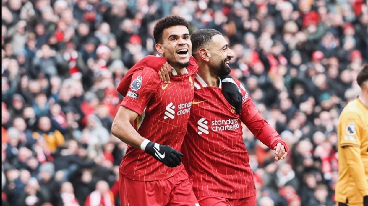 Liverpoooli mposht Wolvesin mes vuajtjeve dhe vazhdon rrugën drejt titullit