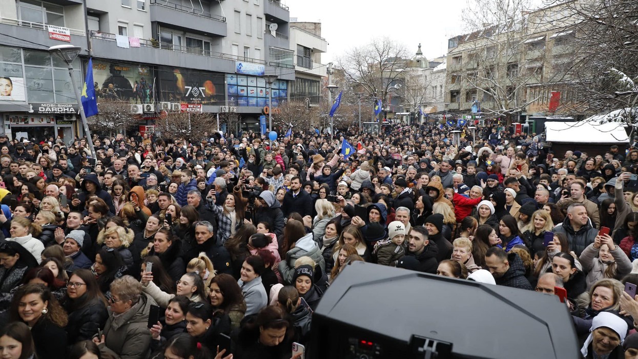 Mbahet koncerti festiv në Mitrovicë për nder të 17-vjetorit të Pavarësisë së Kosovës