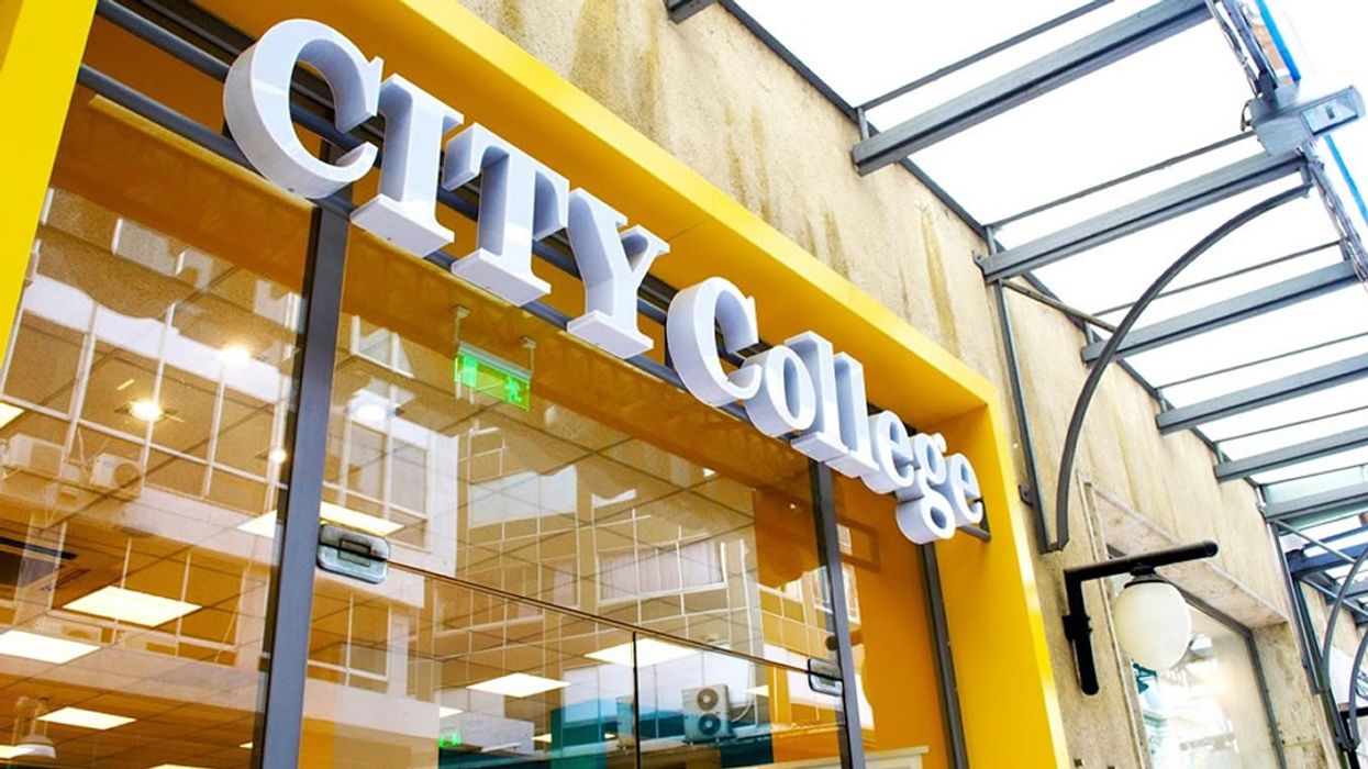 Bashkohuni ne sesion informues të bursave për studime Bachelor dhe Master në CITY College, Universiteti i York Europe Campus në Selanik, Greqi