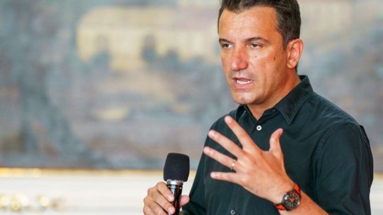 Akuzat për lejen e ndërtimit në Yrshek dhe tenderin e pastrimit, Veliaj reagon nga burgu: Ia dhashë biznesmenit gjithë këto, t’i merrja 9 mijë euro mbrapsht?