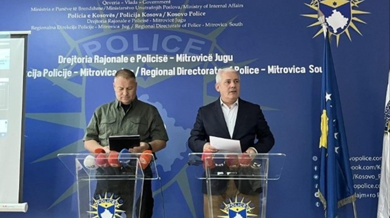 Konfiskohen armë, municion e eksploziv në Leposaviq, policia do t’i japë detajet në konferencë shtypi
