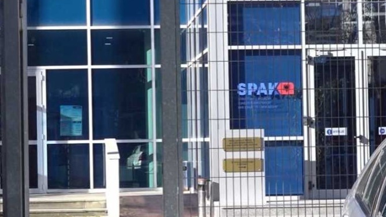 SPAK operacion në Tiranë, ndalohet një avokat