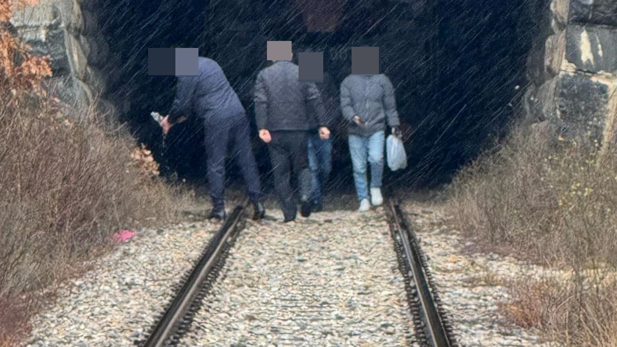 Prishje e lokomotivës, treni Prishtinë-Pejë ndalon brenda tunelit në Ujmir