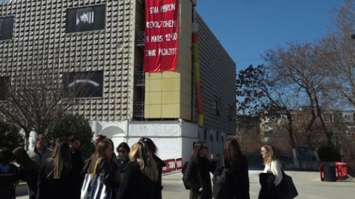 Kolektivi “Marshojmë s’festojmë” bën thirrje për protestë më 8 mars