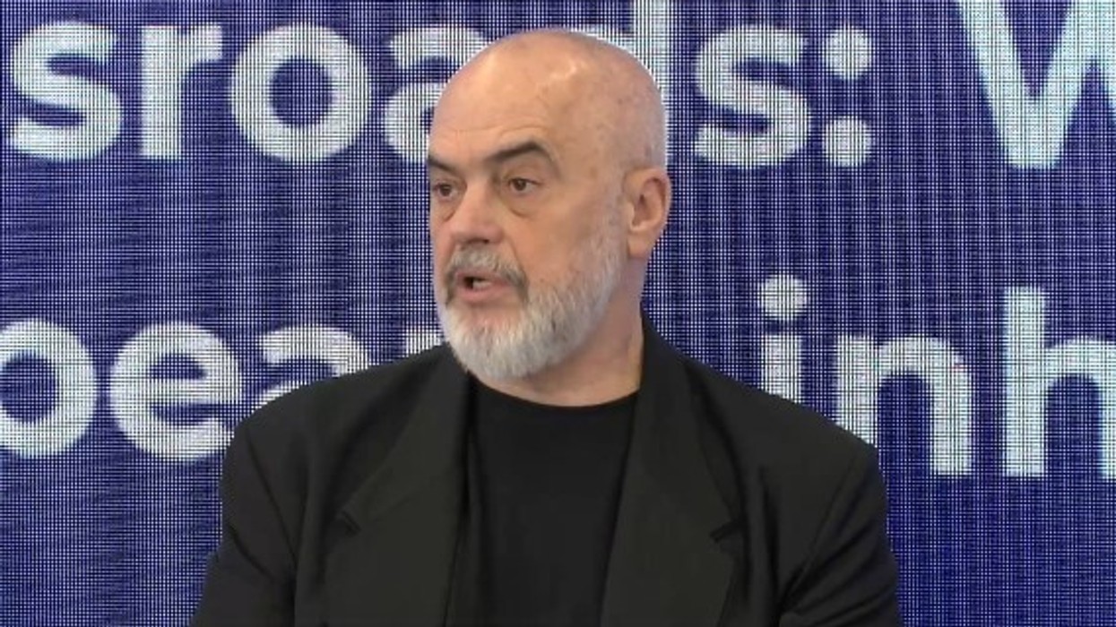 Rama thirrje emigrantëve shqiptarë në Greqi: Votoni, mos e lini për ditën e fundit