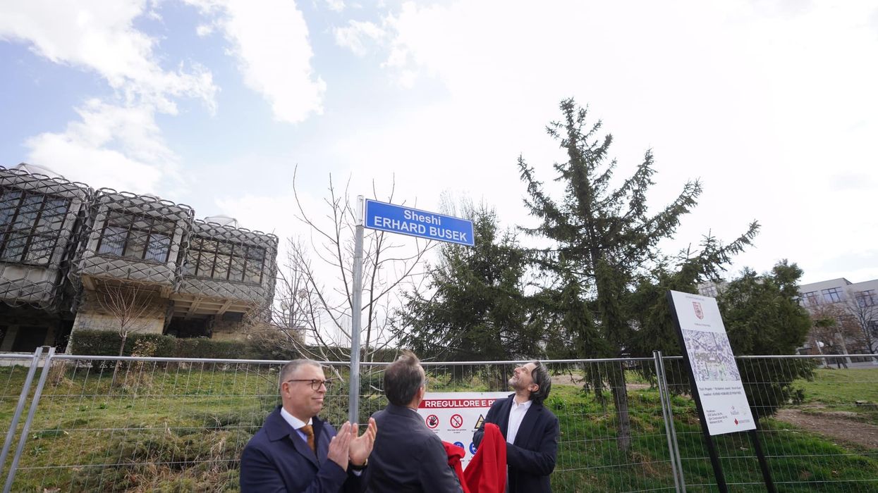 Në Prishtinë përurohet sheshi "Erhard Busek"