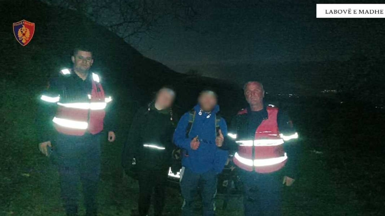 Humbën rrugën në fshatin Labovë e Madhe, Policia shpëton dy turistë gjermanë