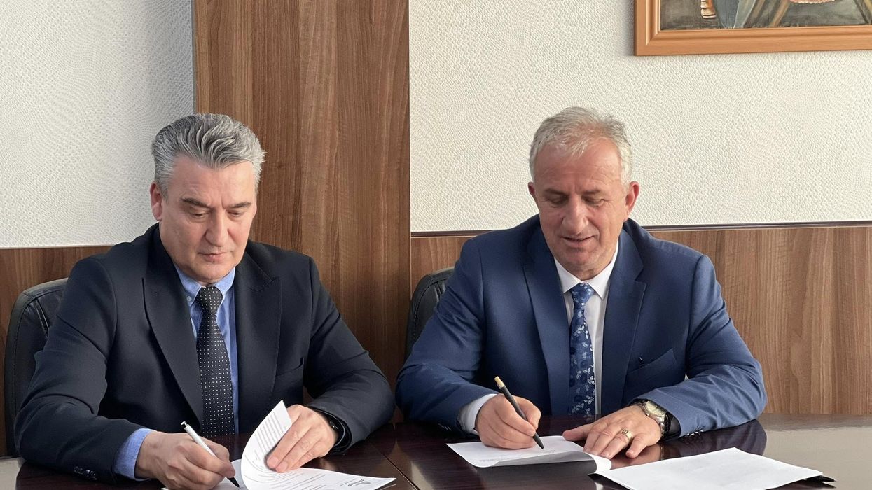 Komuna dhe “Hidroregjioni Jugor” pajtohen për investime në rrjetin e ujësjellësit në Suharekë dhe fshatra