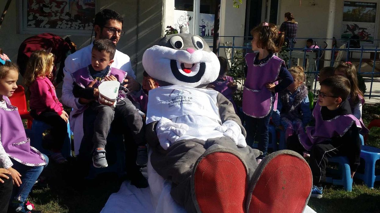 Sot, Dita Ndёrkombёtare e Shёndetit Oral - 10 vite nga promovimi i kёngёs “Dhëmbë të shëndoshë, fëmijë të lumtur”