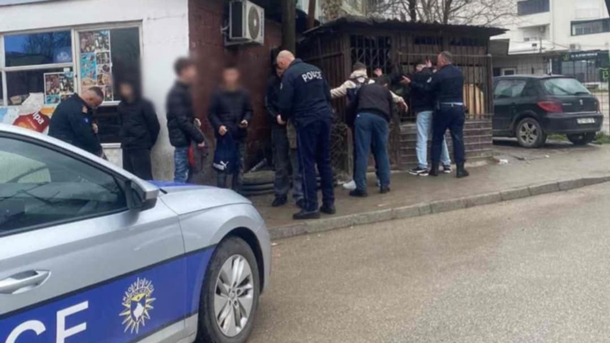 Policia kryen kontrolle në tre shkolla të Vushtrrisë, nuk gjendet asgjë e dyshuar