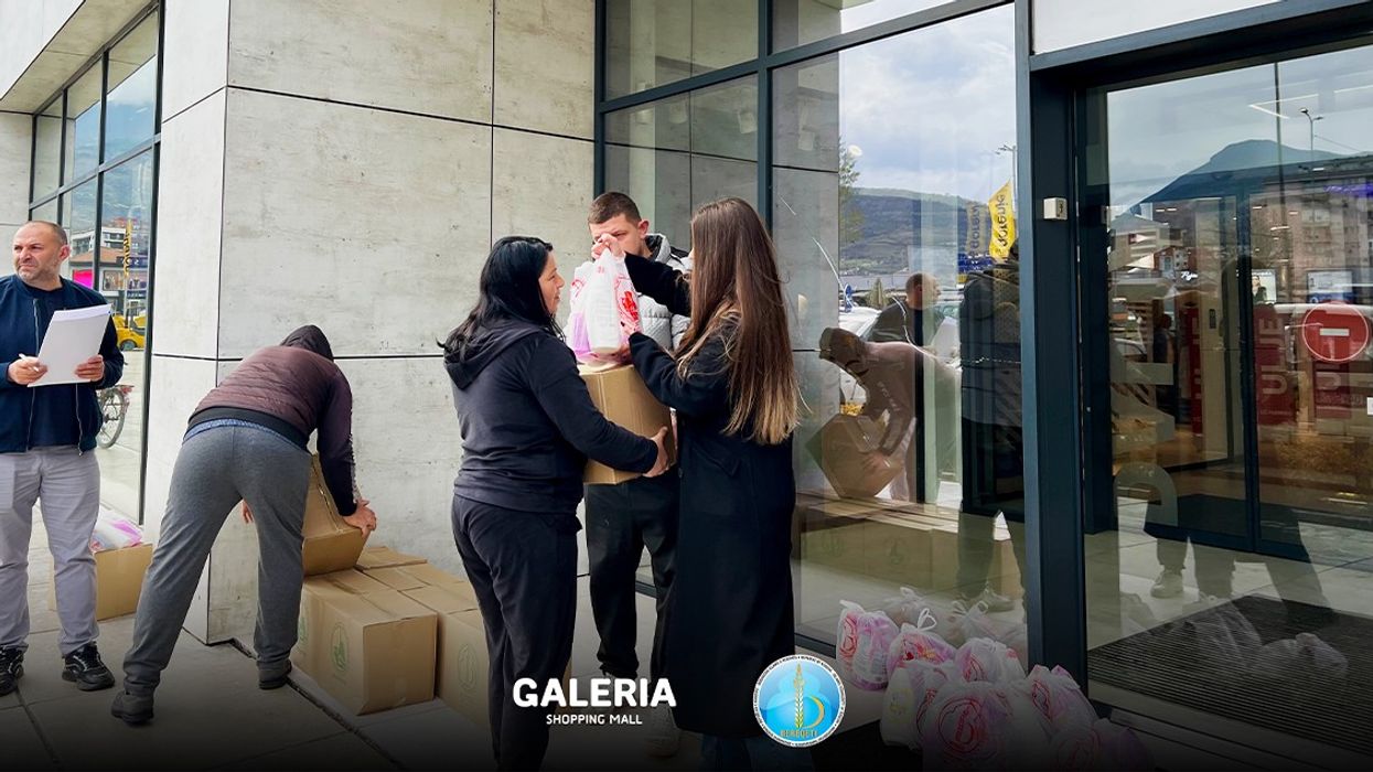 GALERIA Shopping Mall dhe Shoqata Bereqeti dhurojnë 100 pako ushqimore për komunitetin në kohën e Festës së Fitër Bajramit