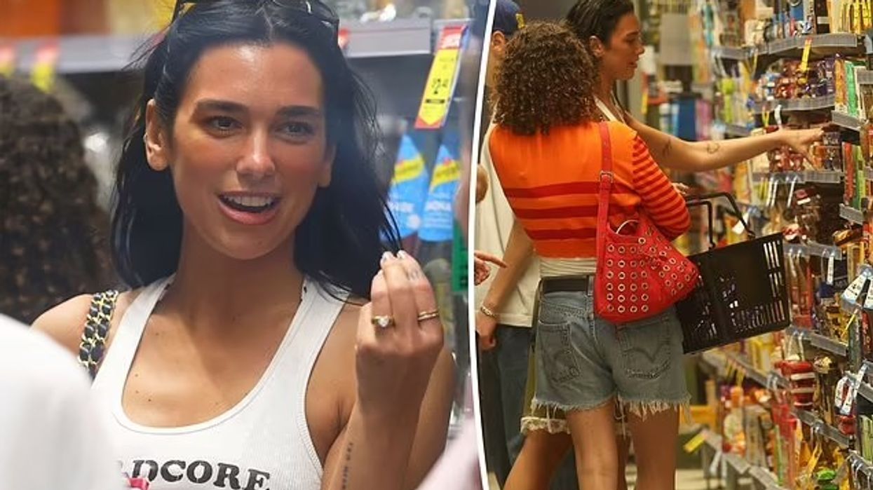 Dua Lipa fotografohet me unazën e fejesës në dorë, në një supermarket në Australi