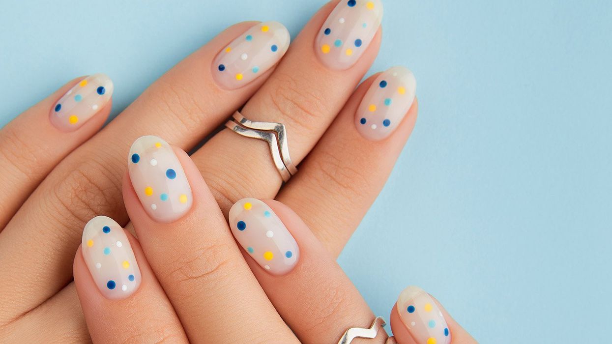 Këta thonj do të jenë më të pëlqyerit e stinës: Janë të thjeshtë, por i japin një prekje të veçantë çdo stili